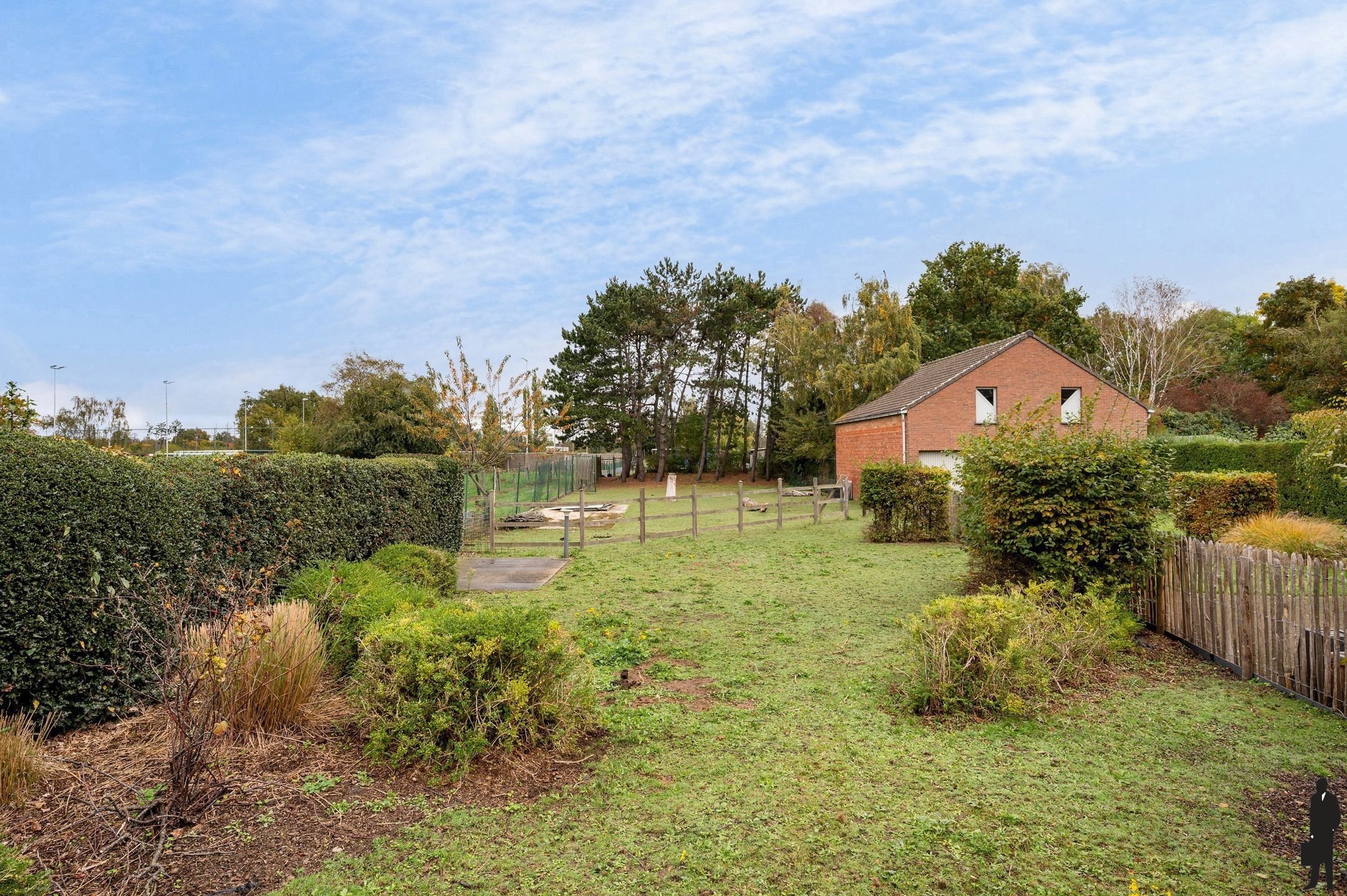 Deels gerenoveerde parel met mogelijkheden en weidegrond! foto 29