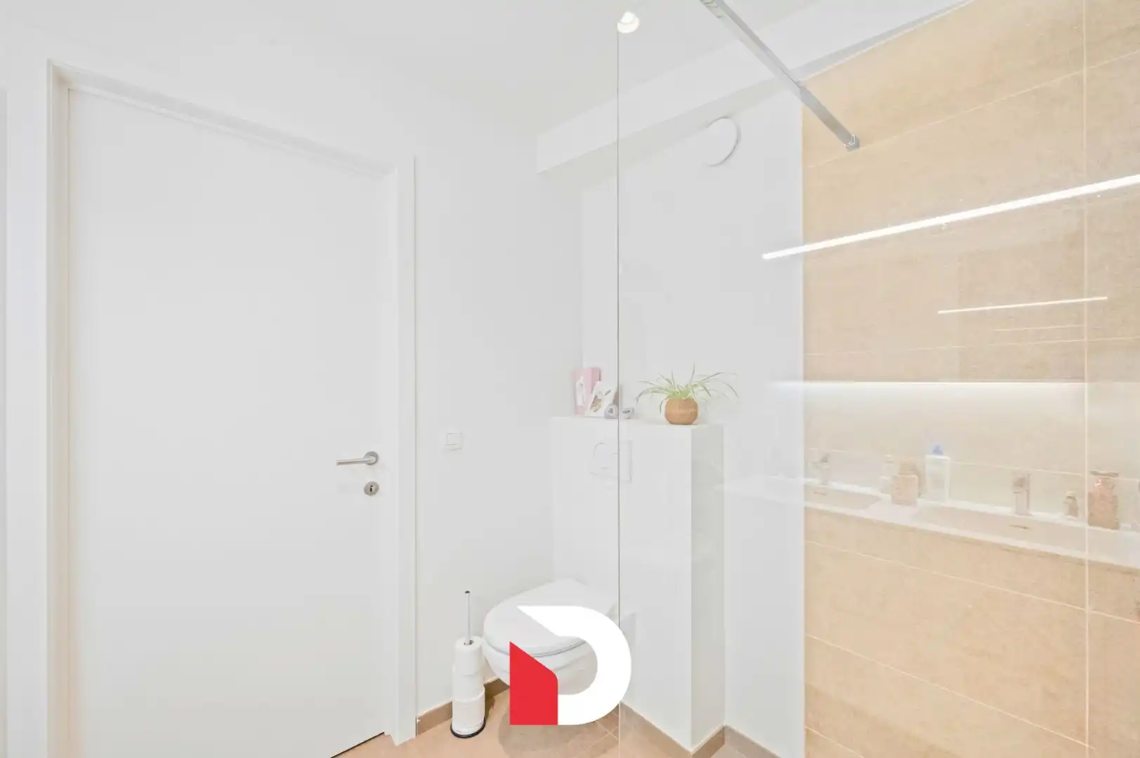 Instapklaar hoekappartement met 2 slk label A en ruim terras centrum Brugge foto 14