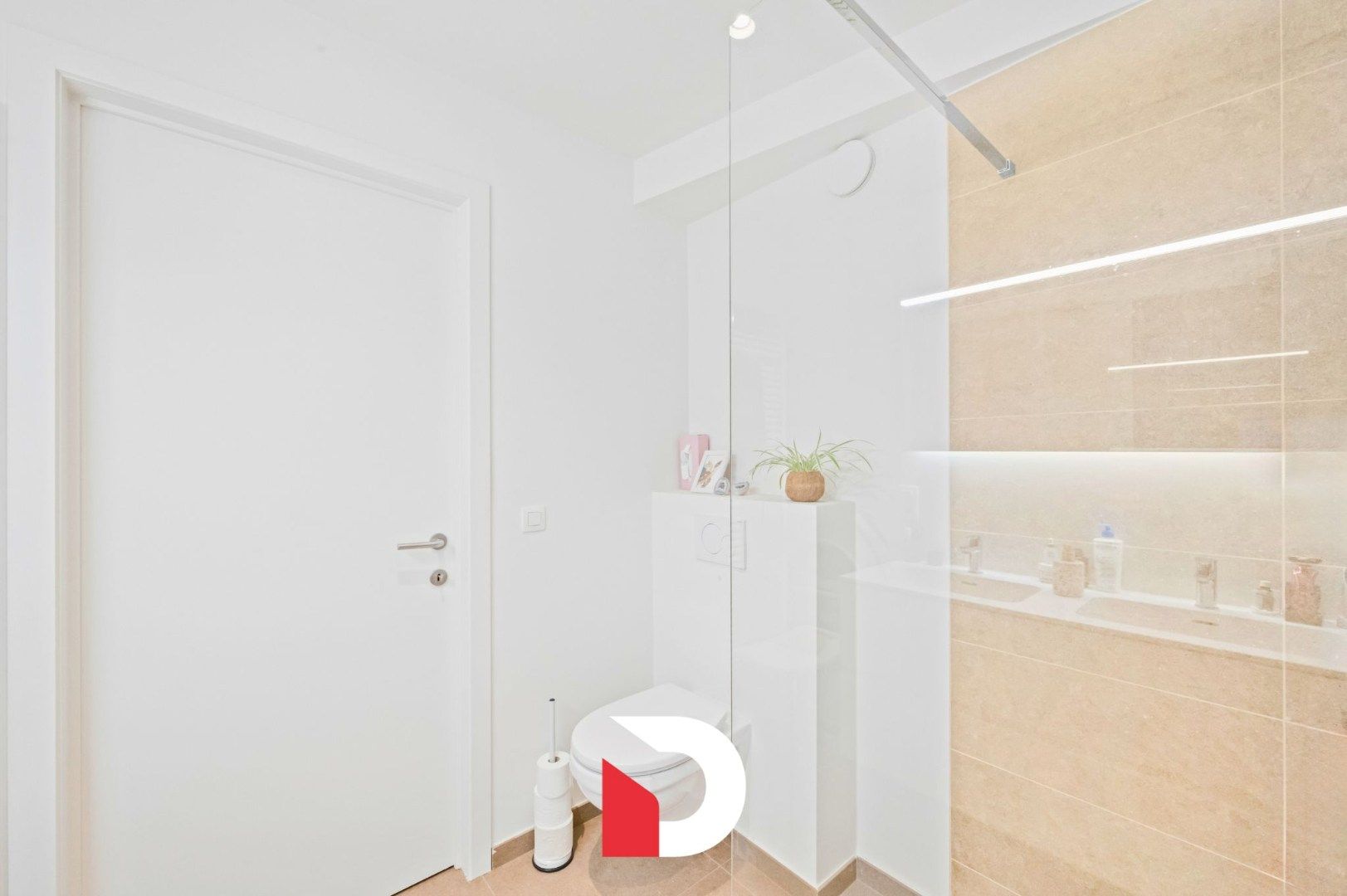 Instapklaar hoekappartement met 2 slk label A en ruim terras centrum Brugge foto 14