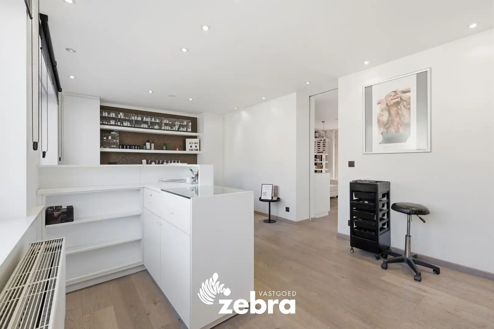 Veelzijdig handelspand op commerciële ligging in Tielt! foto 15