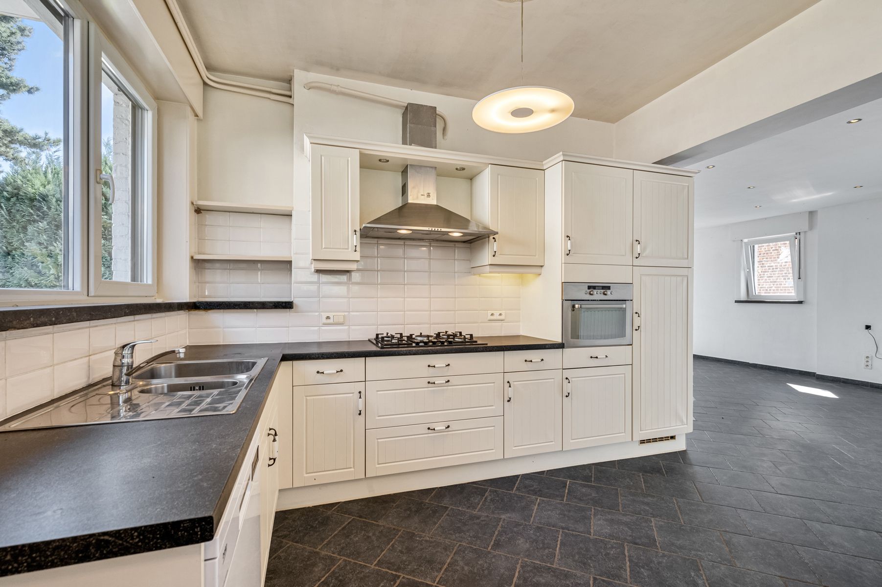 Gerenoveerde, karaktervolle villa met bouwgrond foto 13