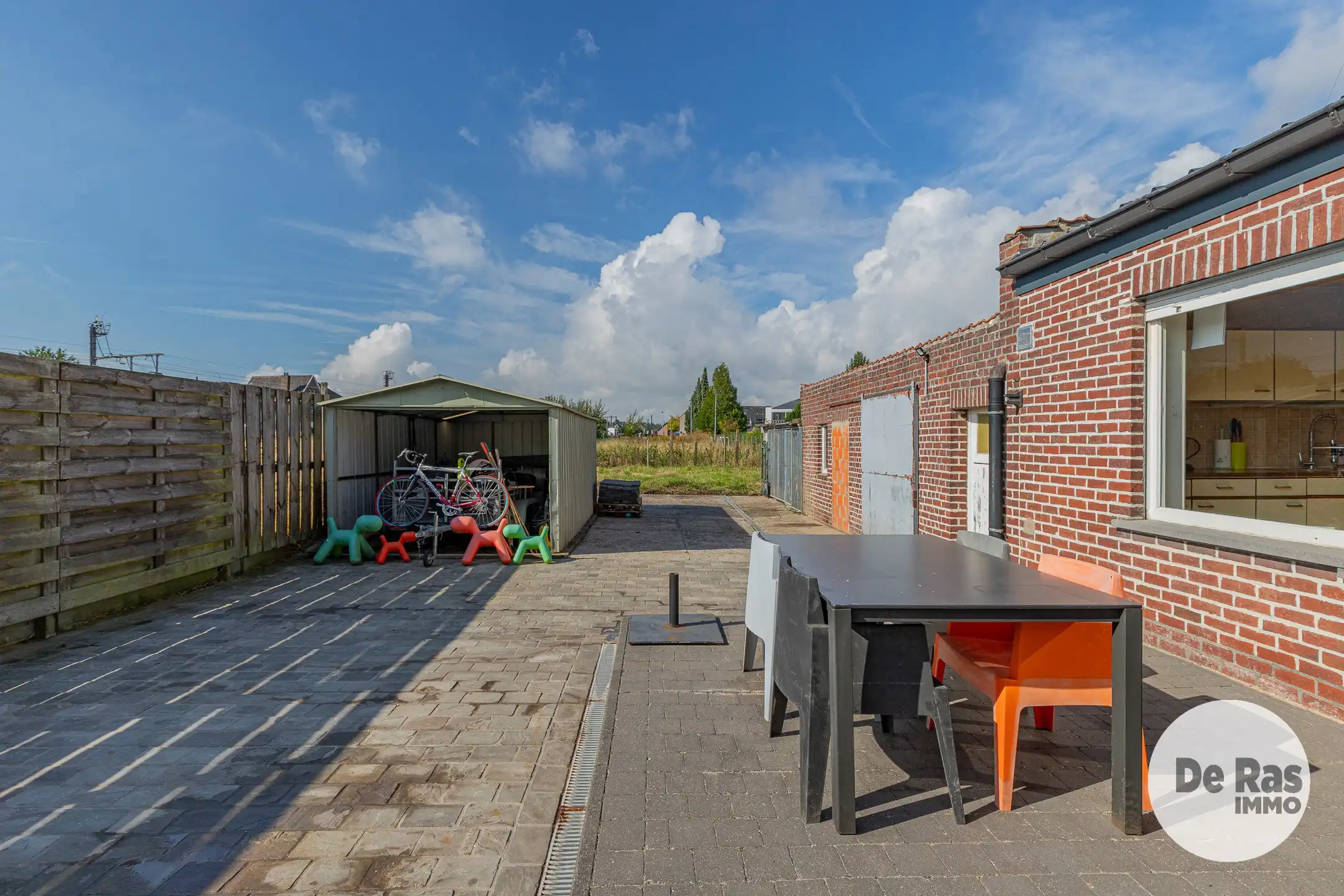 BURST - Halfopen bebouwing met grote tuin foto 17