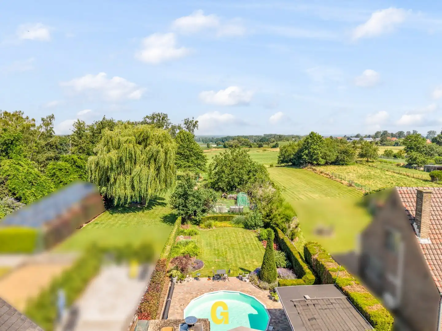 Halfopen woning met prachtige tuin met zwembad en blijvend zicht op achterliggend groen foto 3