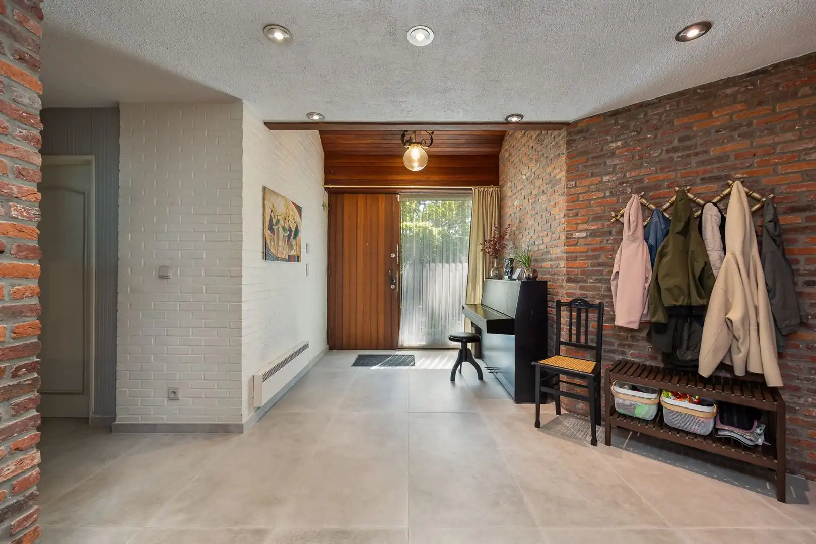 Karaktervolle woning met veel ruimte en prachtige tuin! foto 3