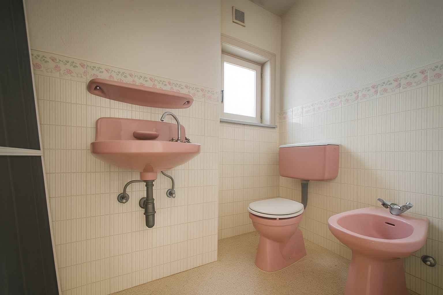 Charmante en ruime halfopen bebouwing met 5 slaapkamers, garage, tuin én topligging in hartje Sint-Niklaas te koop! foto 15