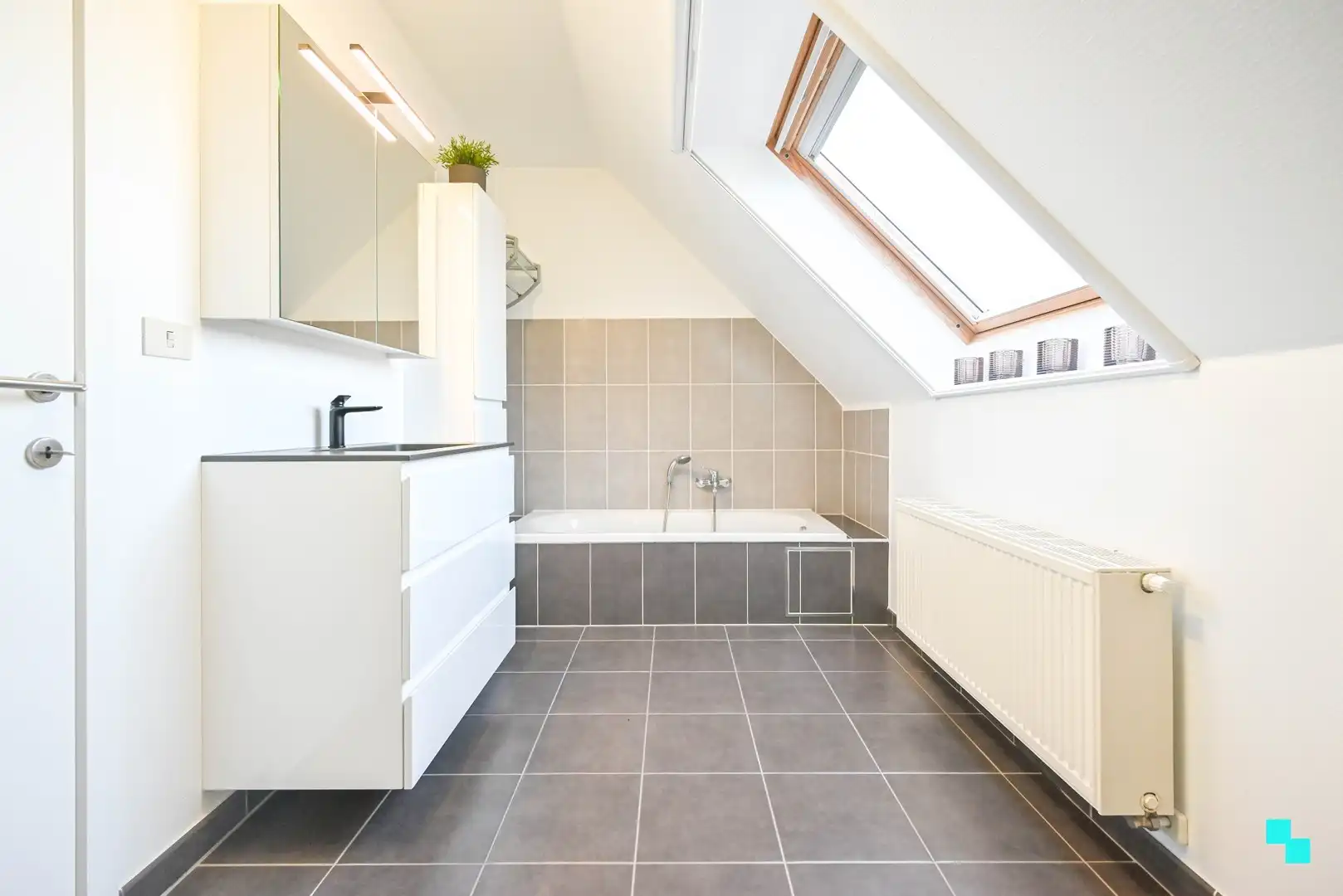 Riant, instapklaar appartement te Kortrijk foto 18