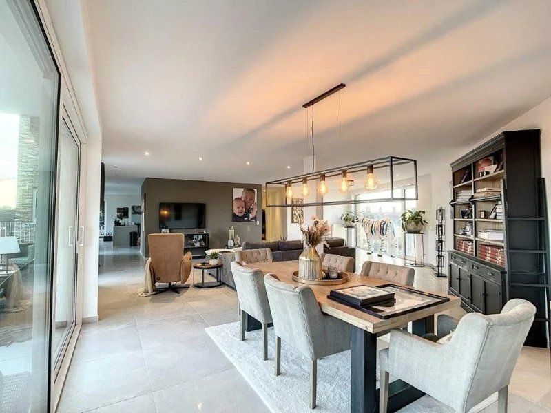 Prachtig luxe appartement in hartje Lommel met 3 slaapkamers. foto 5