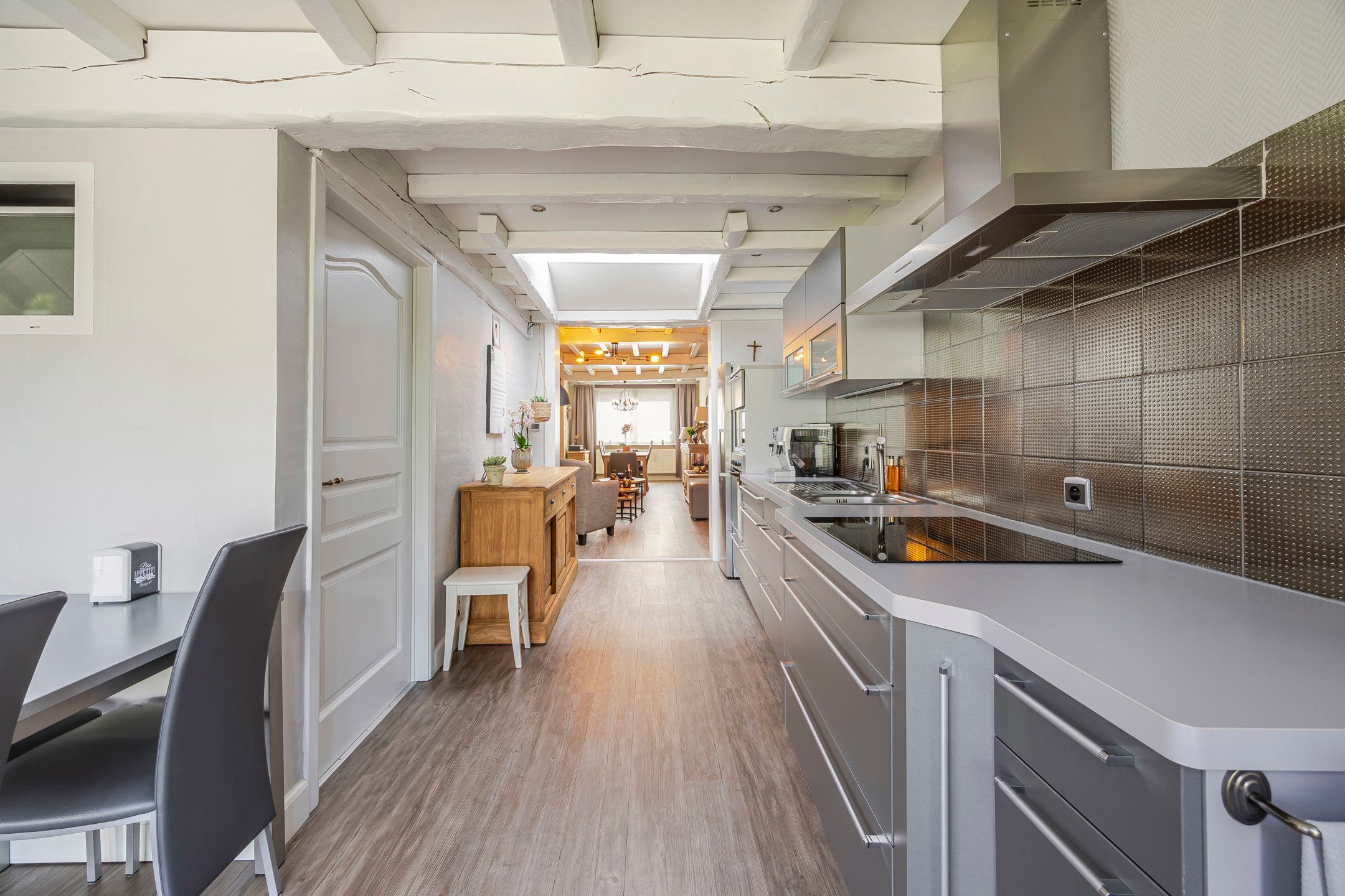Instapklare rijwoning op uitstekende locatie foto 9