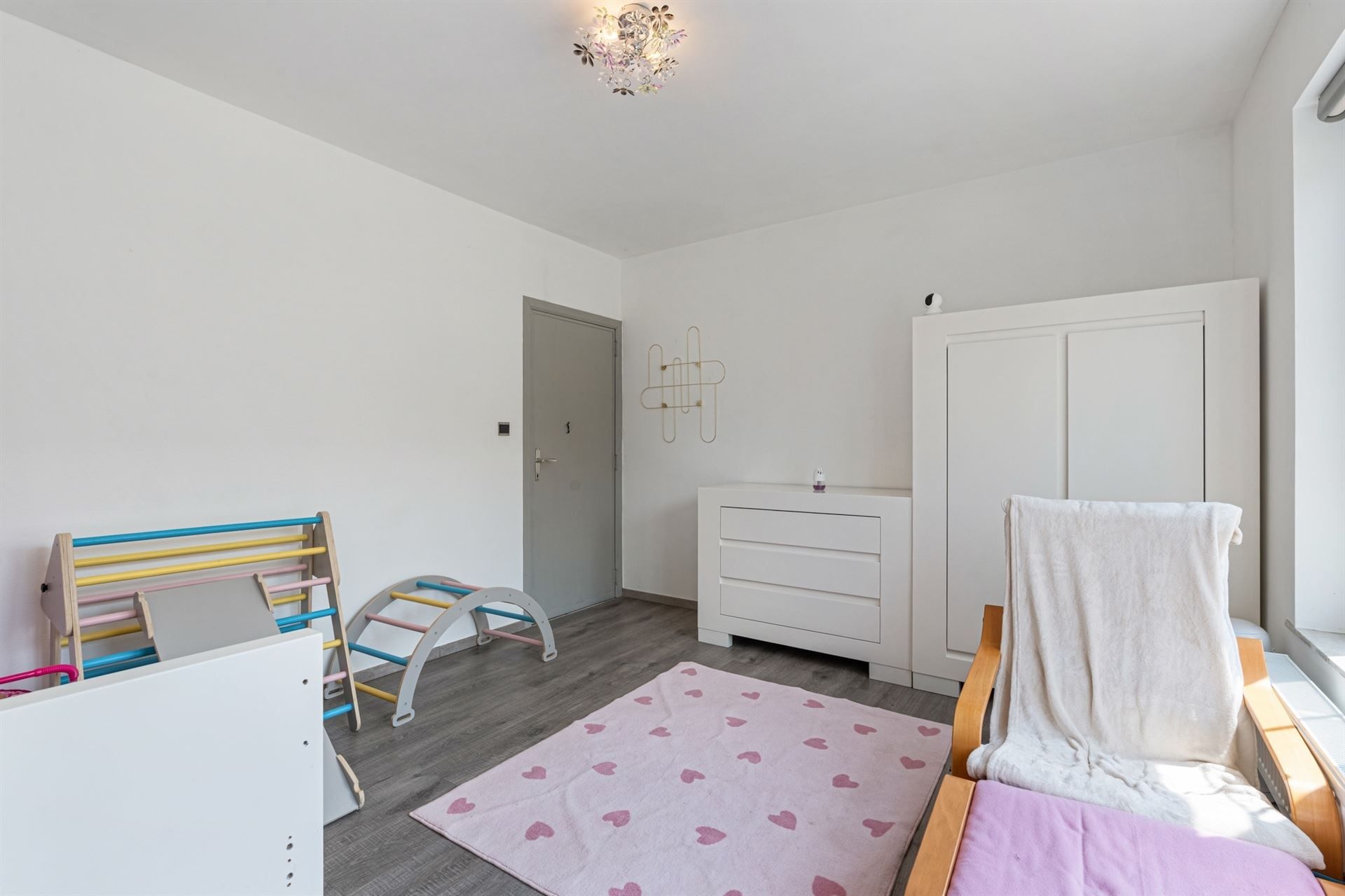 Eengezinswoning in halfopen bebouwing met tuin. foto 8