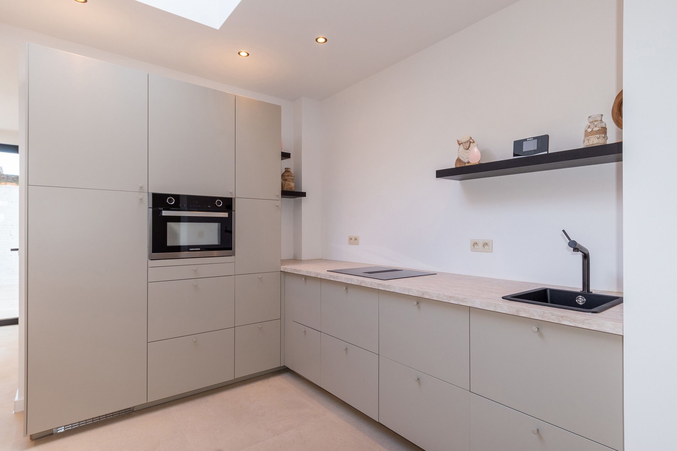 Volledig vernieuwde woning met 2 ruime slaapkamers! foto 8