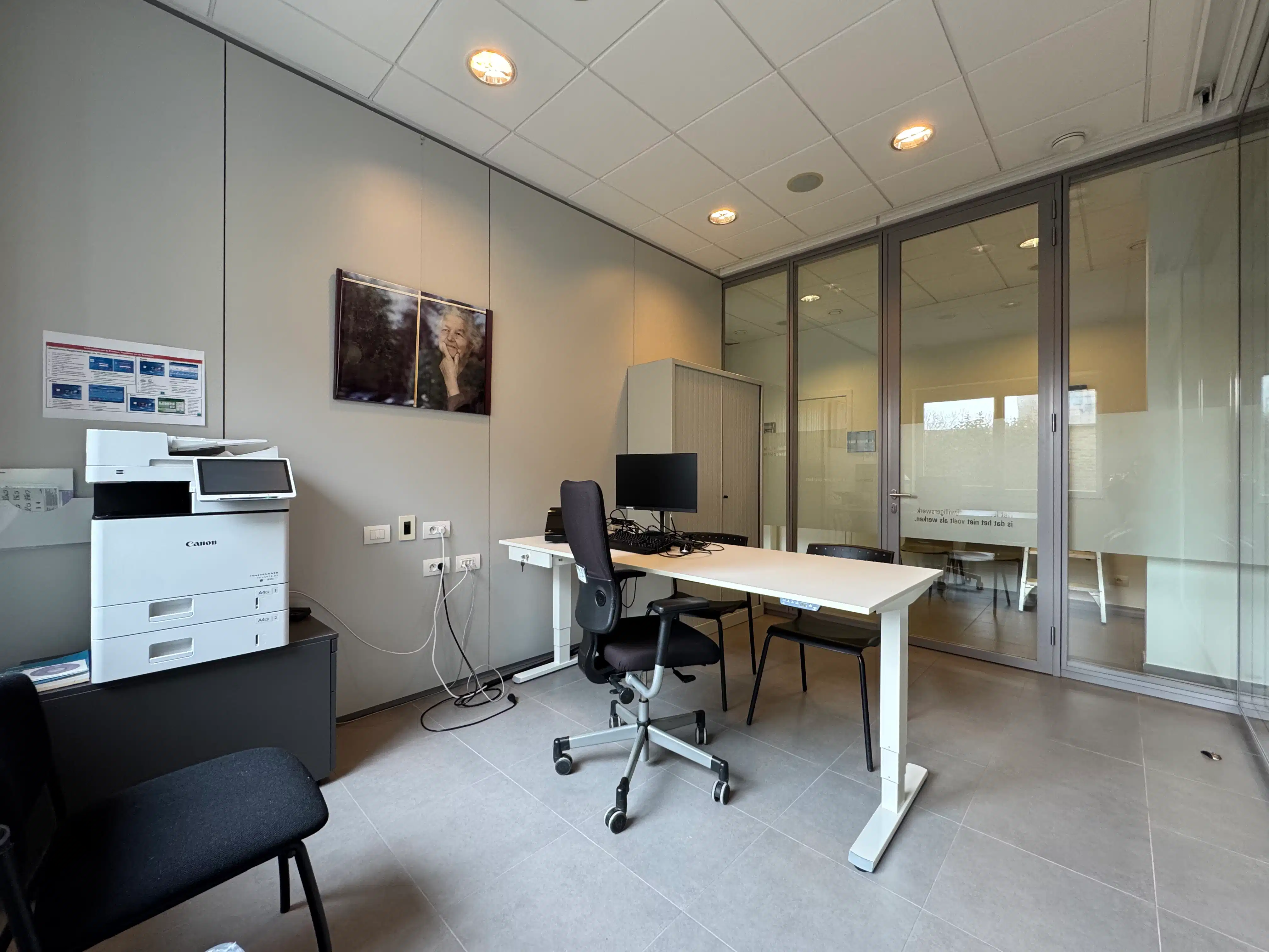 Instapklaar handelsgelijkvloers 250 m² Middelkerke foto 5