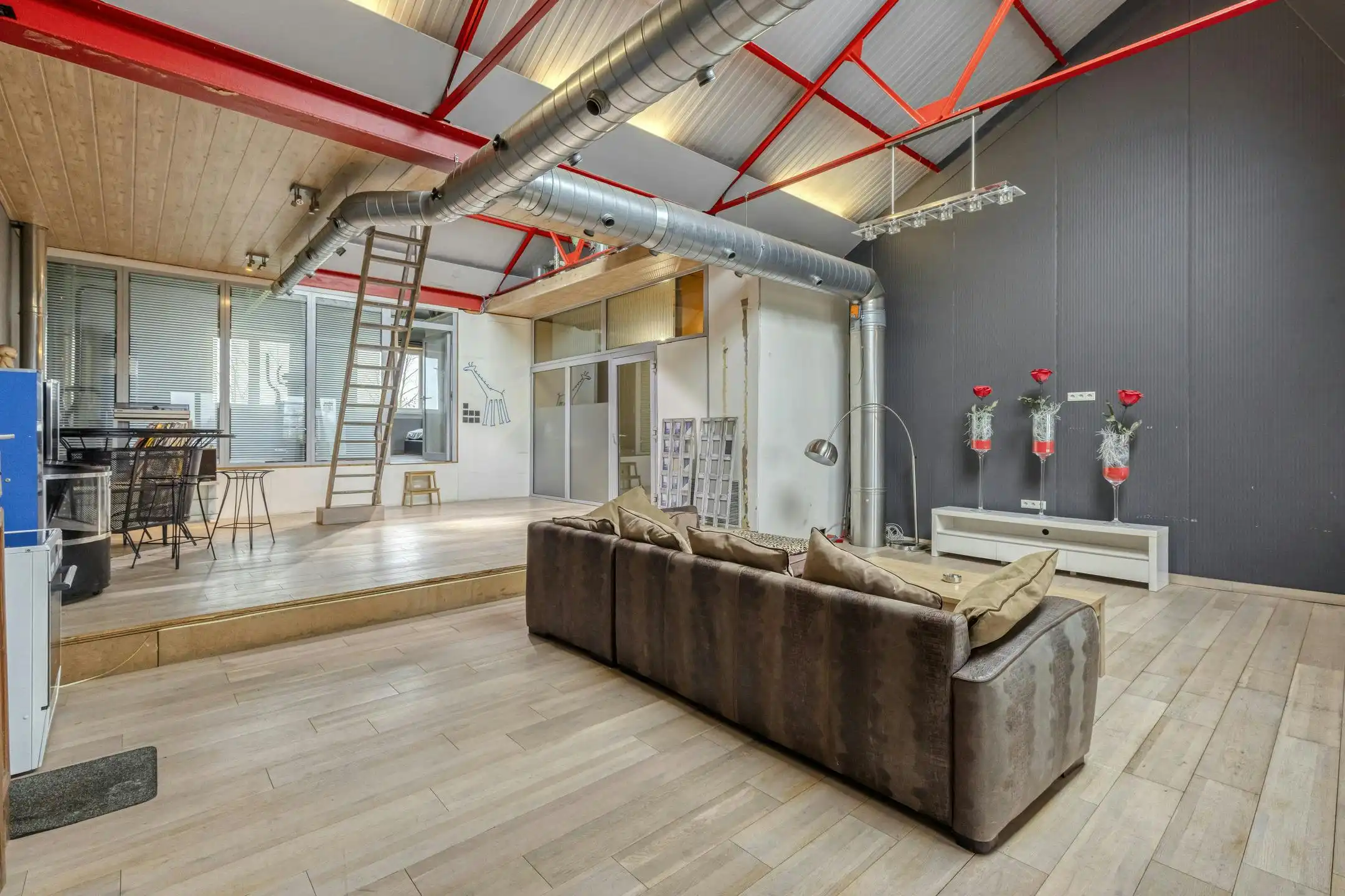 Polyvalente woning te Oudenburg met grote parking foto 21