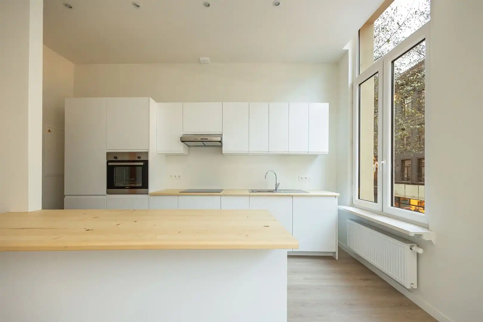 Gerenoveerd appartement midden in de stad foto 3