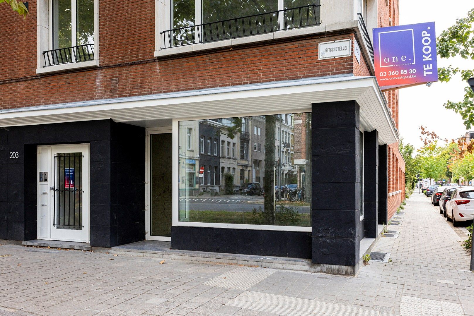 Te koop: veelzijdig handelspand op toplocatie foto 8