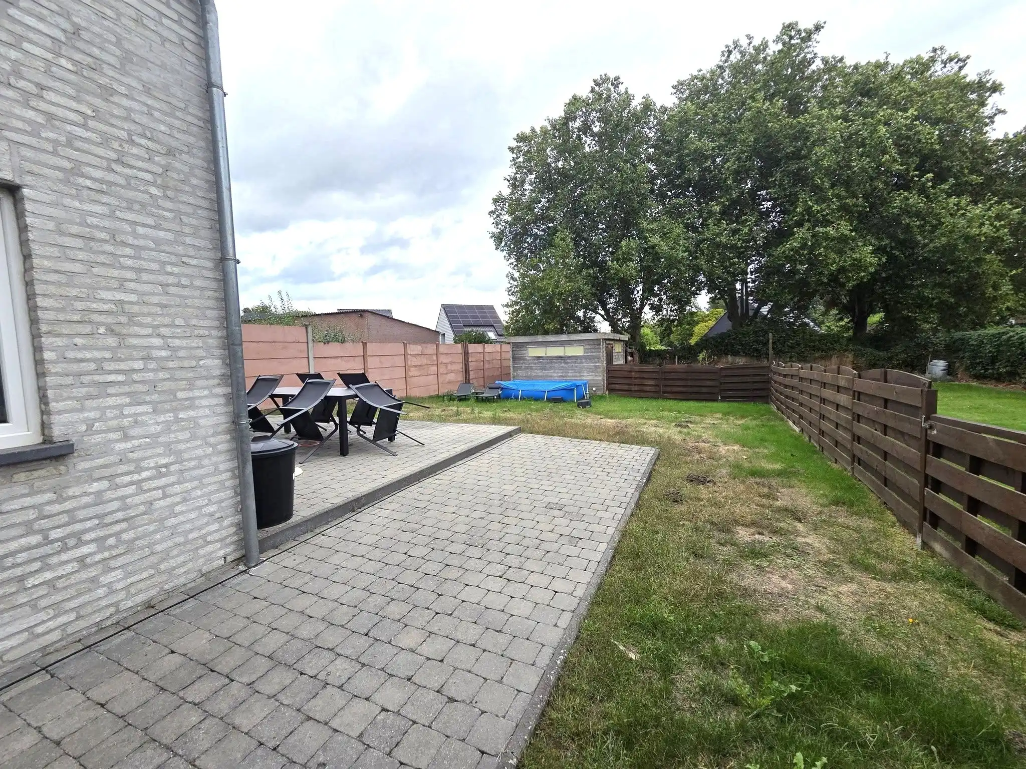 Woning met ruime garage. foto 16