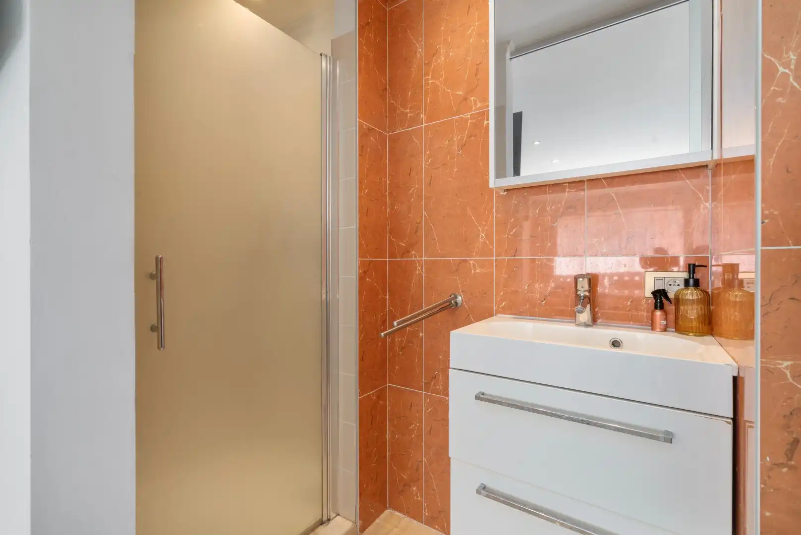 Stijlvolle villa met 5 slaapkamers op mooi perceel van 1325m² foto 11