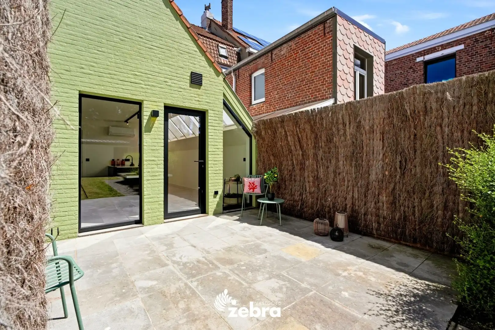 Stijlvolle woning met garage en achterliggende uitweg! foto 20