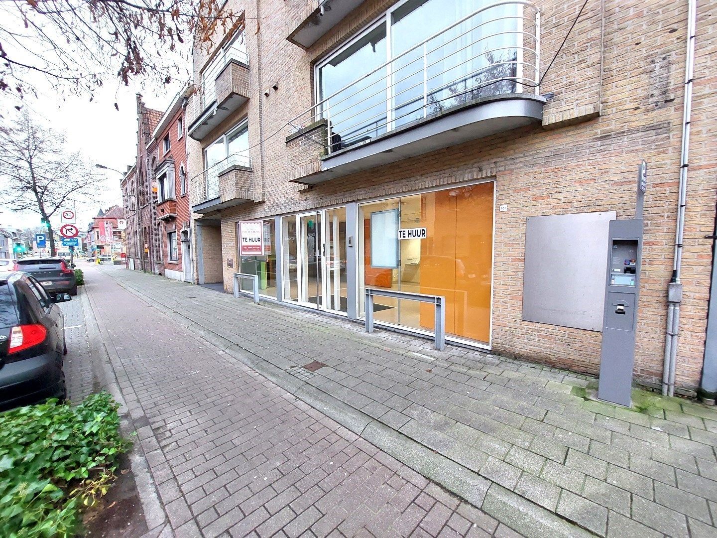 Commercieel gelegen kantoor van 150m² foto 9