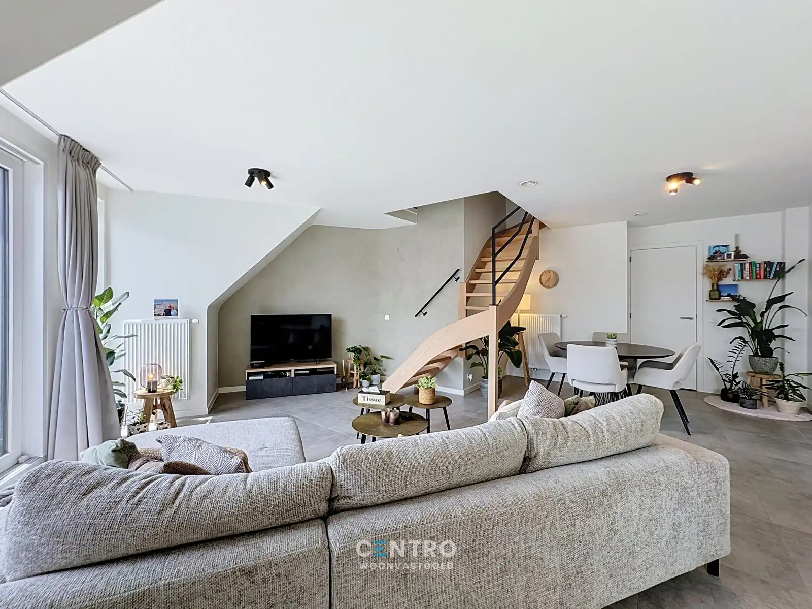 LEUK appartement met 2 slpk én 2 badkamers! foto 3
