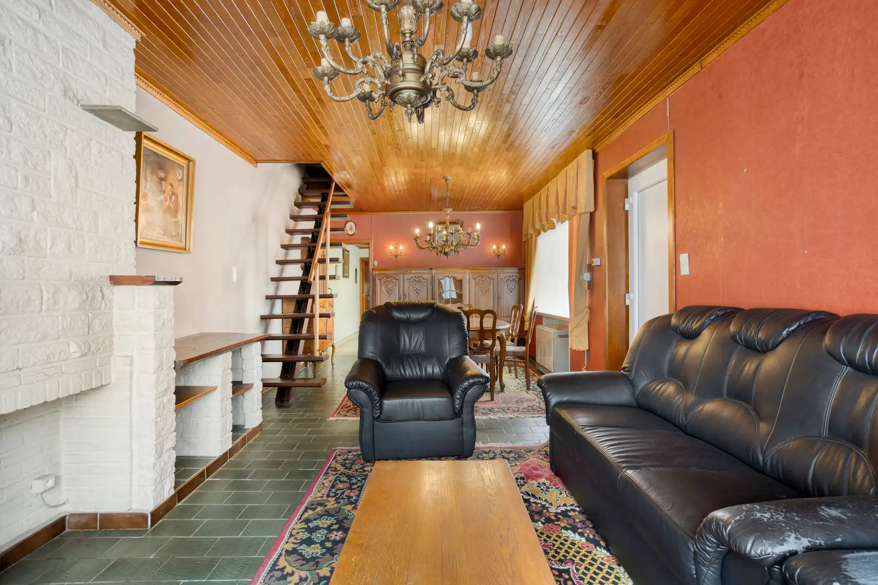 Te renoveren karaktervolle woning met tal van mogelijkheden foto 3