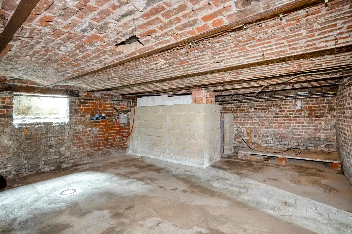 OPTIE        Te renoveren stadswoning foto 15