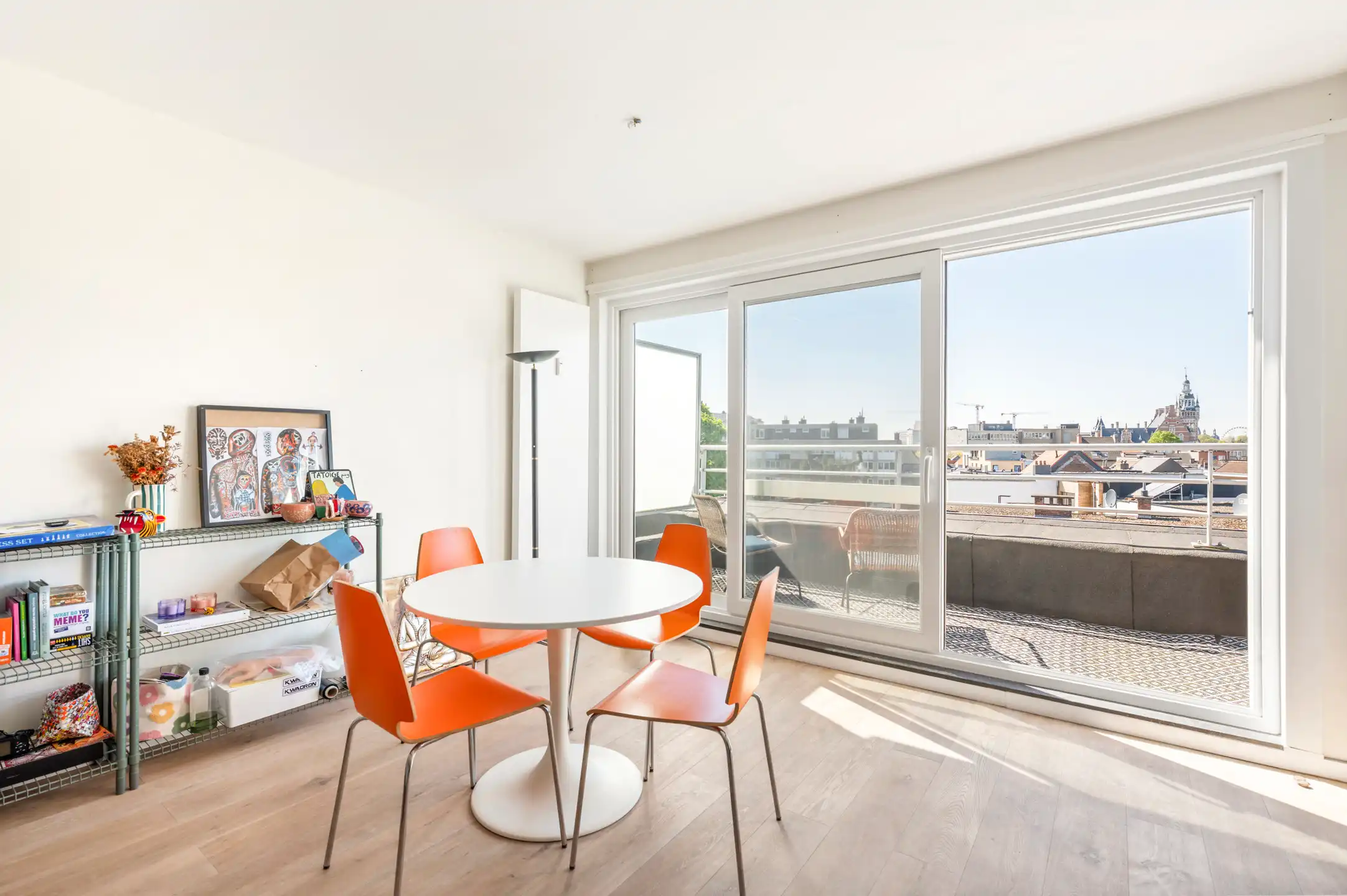 Lichtrijk penthouse met terras in Antwerpen foto 4