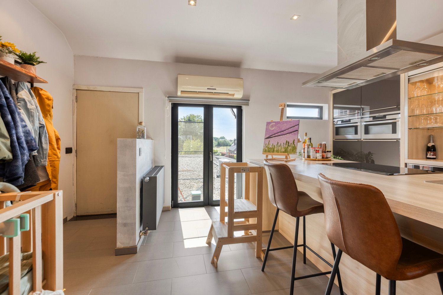 ZEER RUIM EN INSTAPKLAAR DUPLEX APPARTEMENT MET 3 SLPKS! foto 6