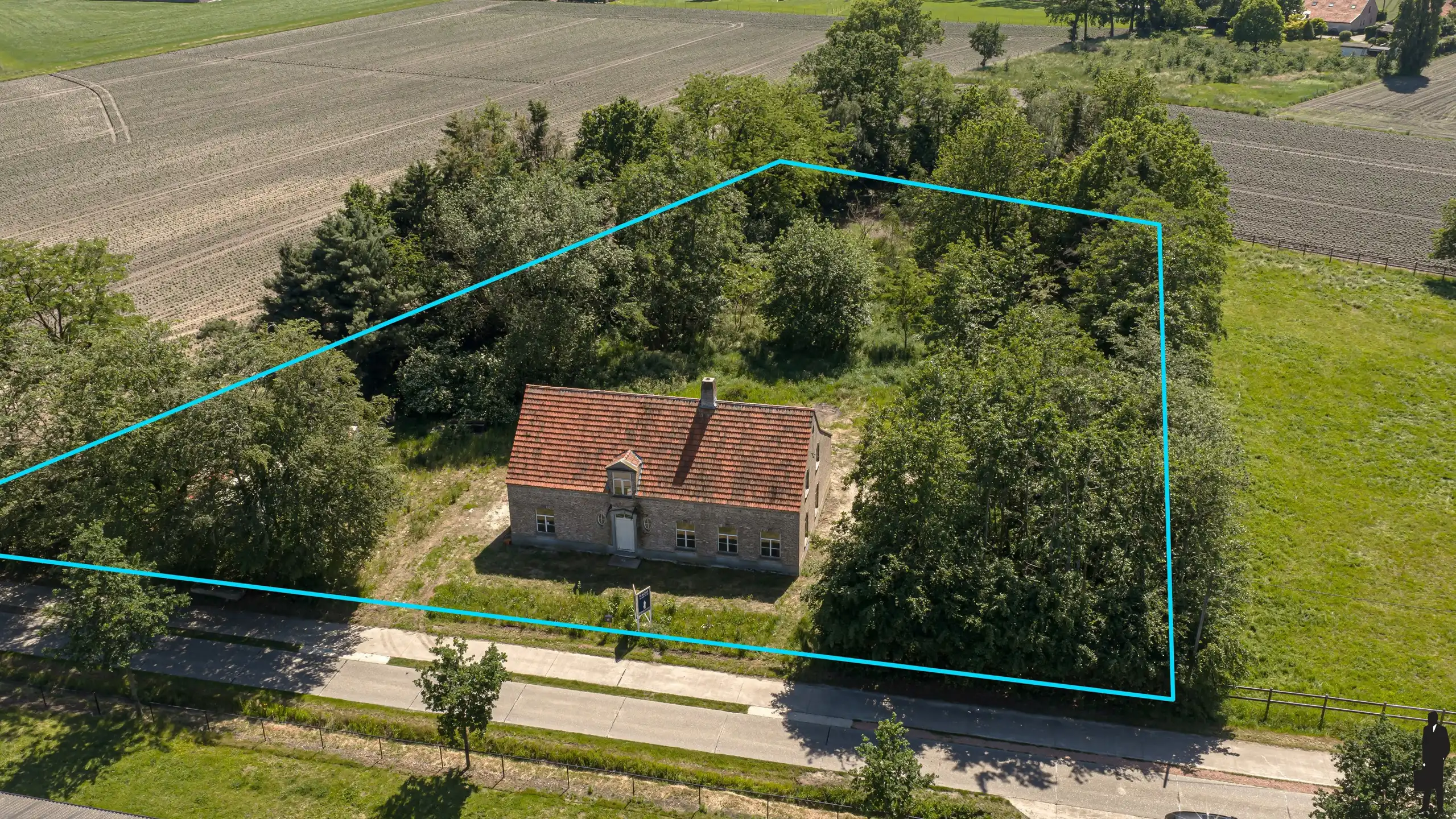 Authentieke hoeve in renovatie op een uitzonderlijk ruim perceel, rustig en landelijk gelegen met een uitstekende zuidelijke oriëntatie. foto 30