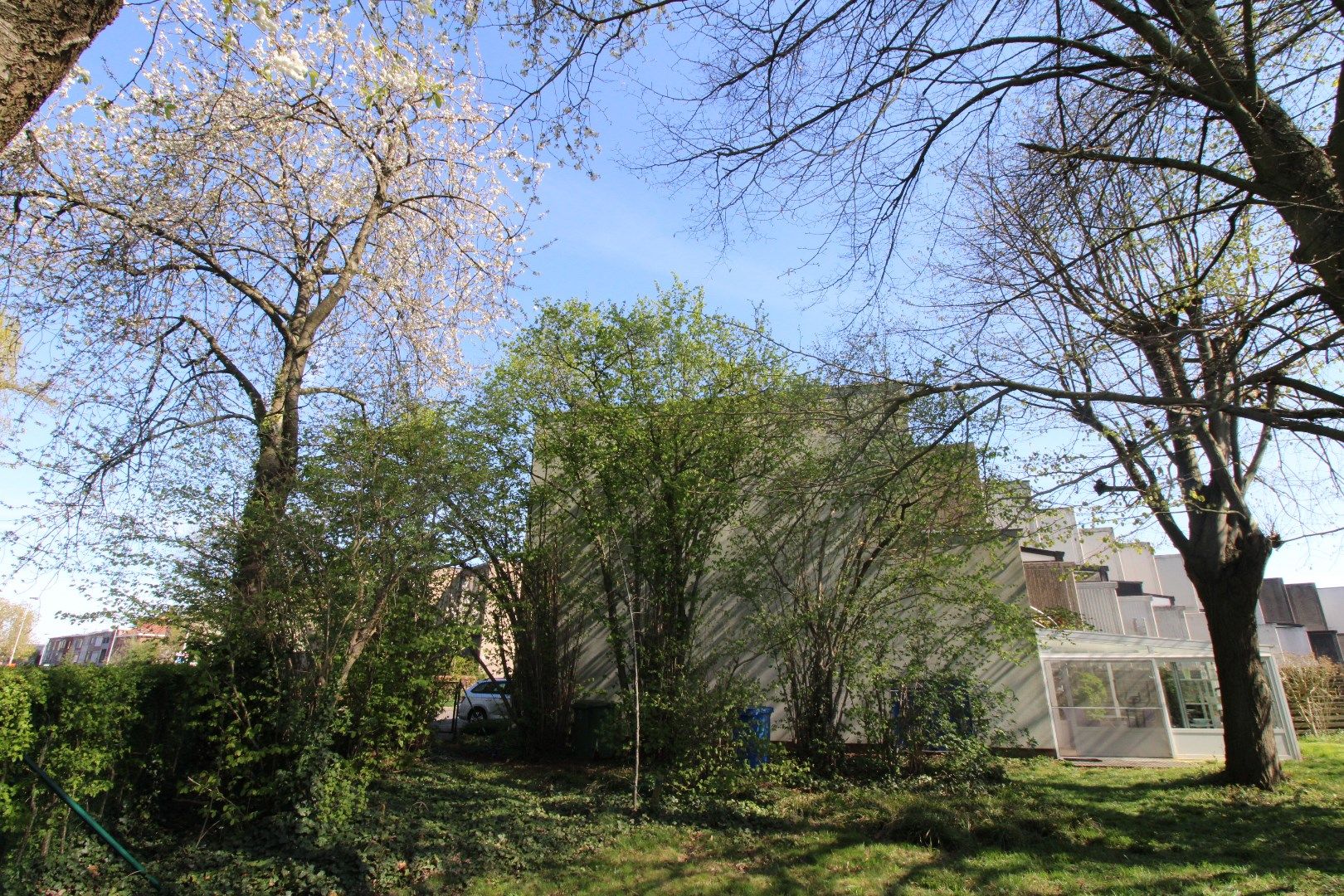 Ruime bel-étage woning met zeer grote tuin en garage in Antwerpen, 3 slaapkamers, bouwjaar 1975, 533m² perceeloppervlakte, zuidgerichte tuin en terras foto 7