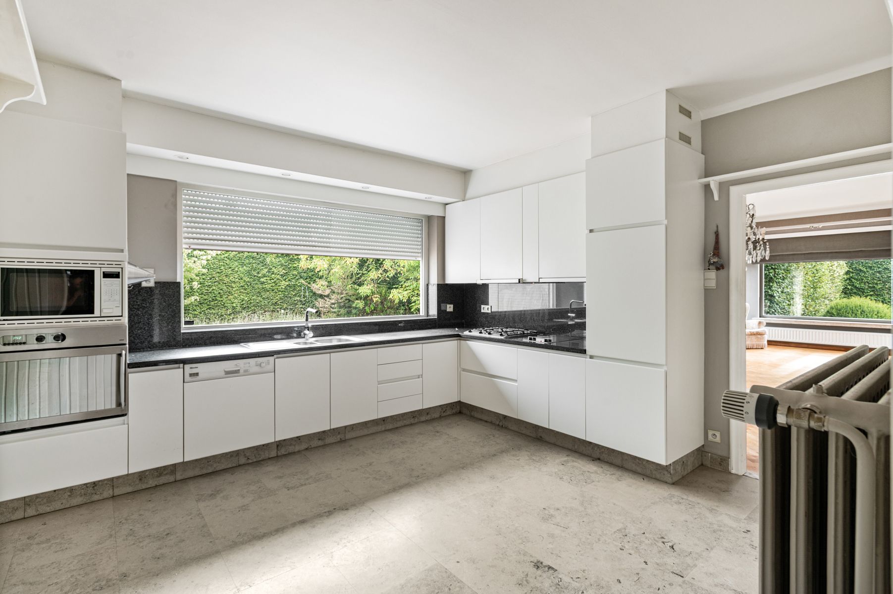 Top gelegen villa te koop op 1185 m2 grond foto 14