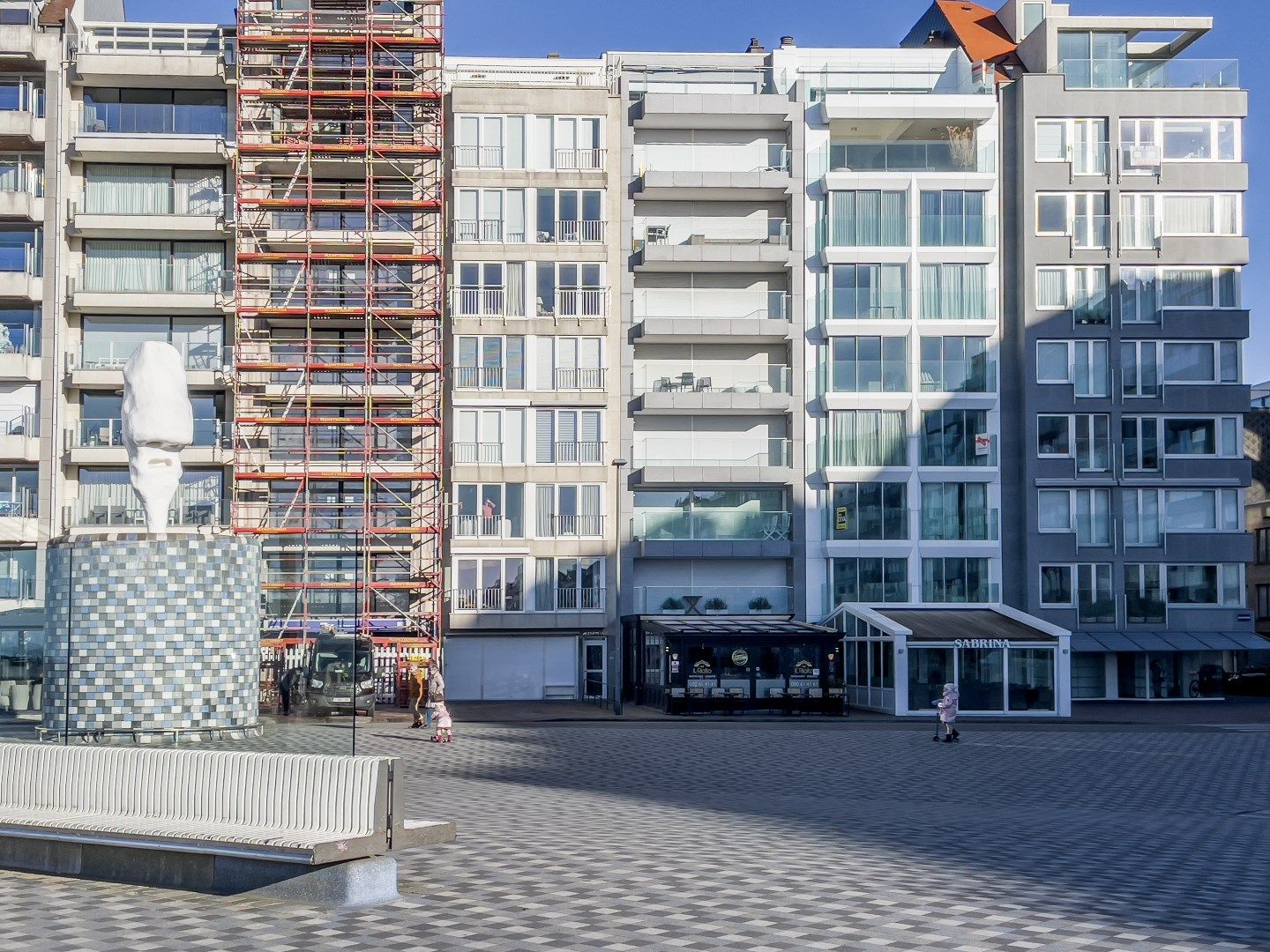 Zuid-west gericht appartement met ZEEZICHT gelegen op het Rubensplein foto 24