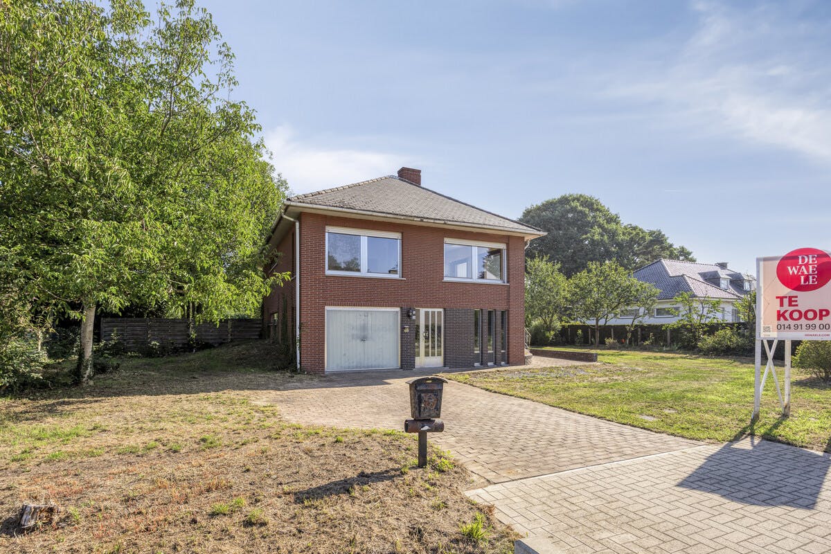te renoveren huis op een perceel van 2445m² te koop in Geel foto 2