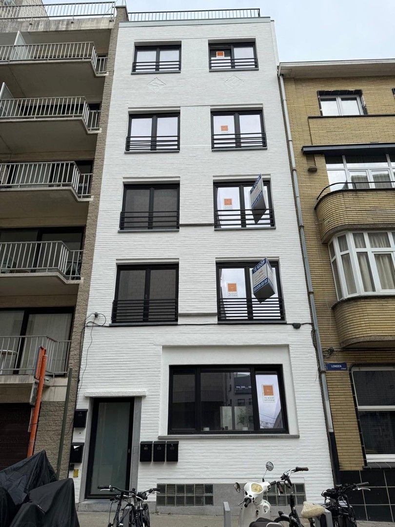 APPARTEMENT MET TERRAS foto {{pictureIndex}}