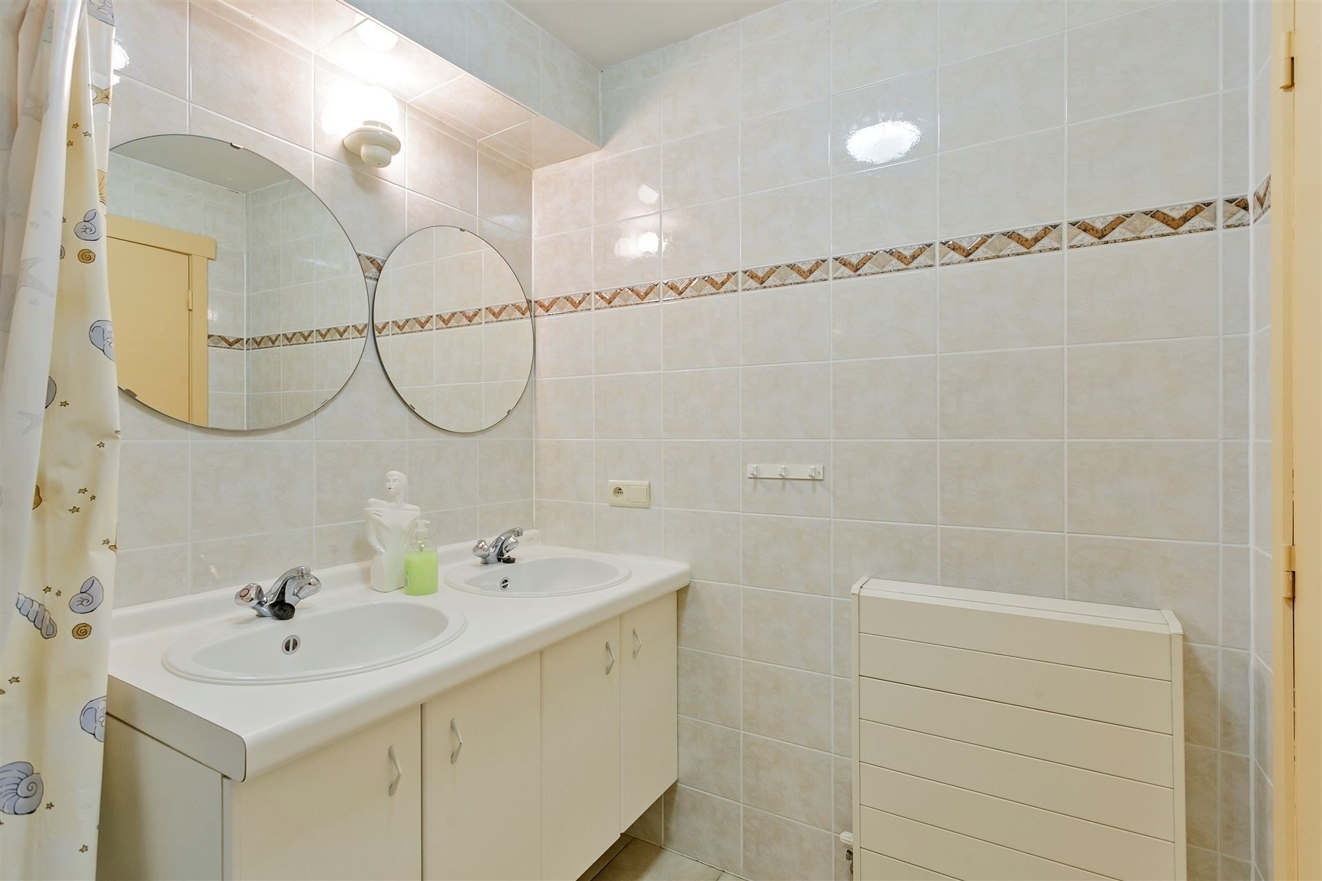 VERZORGD GEMEUBELD APPARTEMENT foto 19