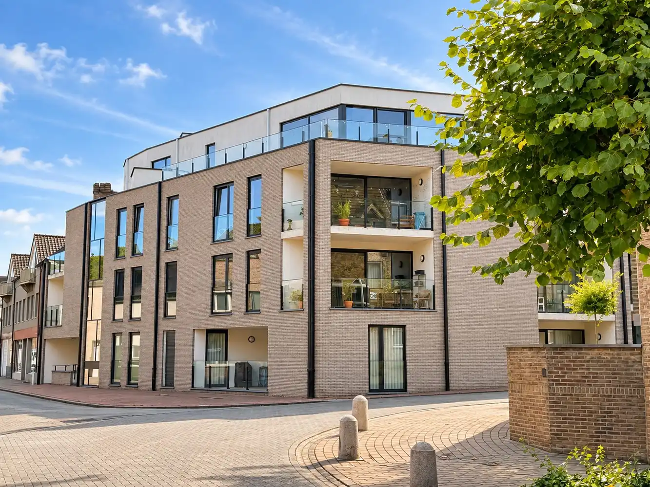 Lichtrijk hoekappartement met terras in hartje Lanaken foto 16