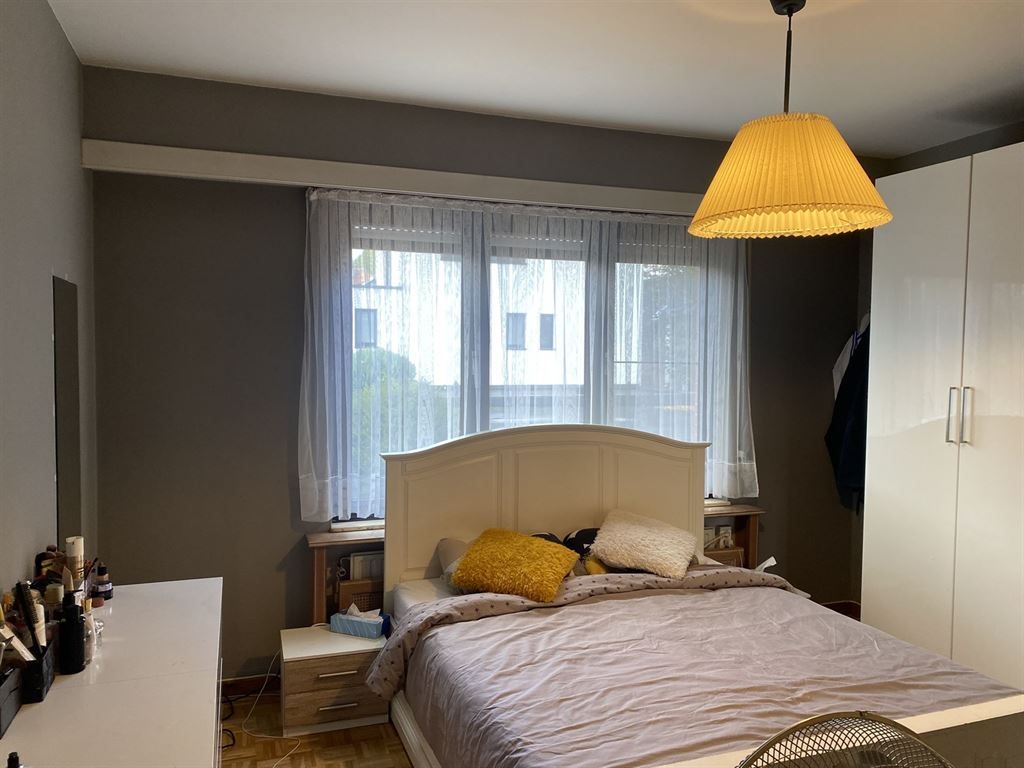 Ruim appartement op 1e verdieping met lift foto 12