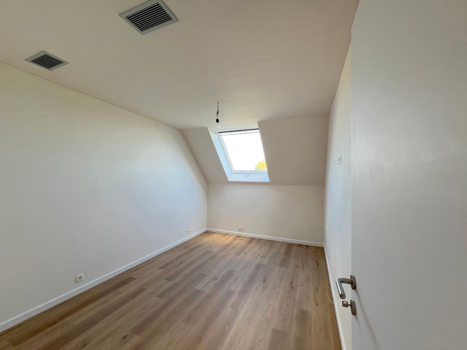 Prachtige woning met 4 slaapkamers foto 25