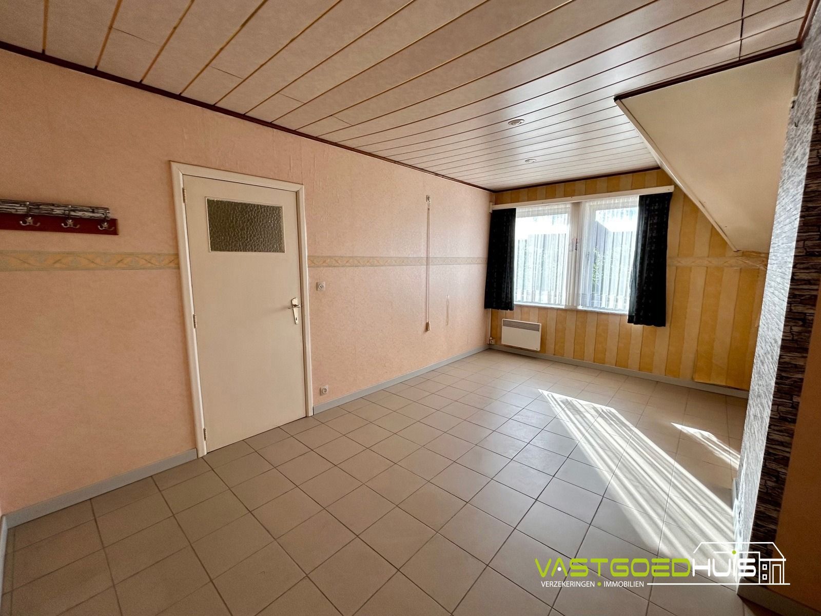 Karaktervolle, te renoveren gezinswoning met tuin foto 15