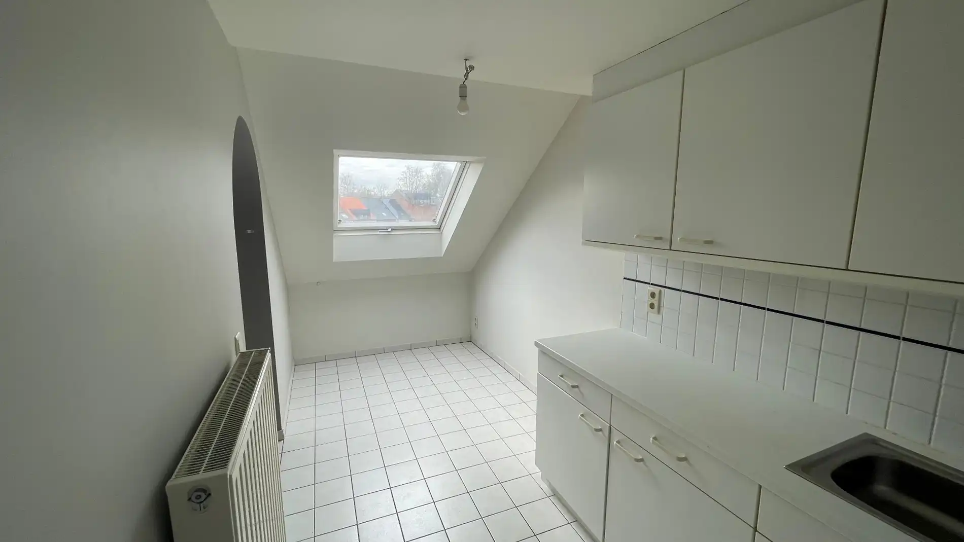 Charmant en lichtrijk dakappartement nabij Lier station (1+1 slpk) foto 9