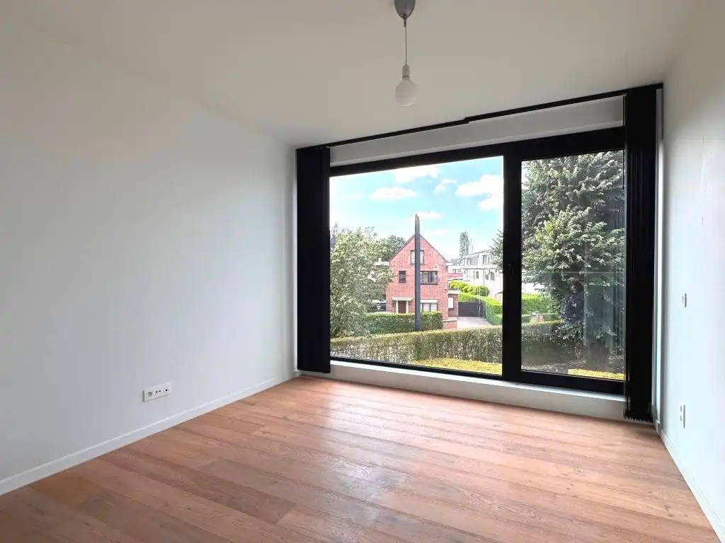 Luxueus en ruim recent appartement met 3 slaapkamers en 2 badkamers. foto 16