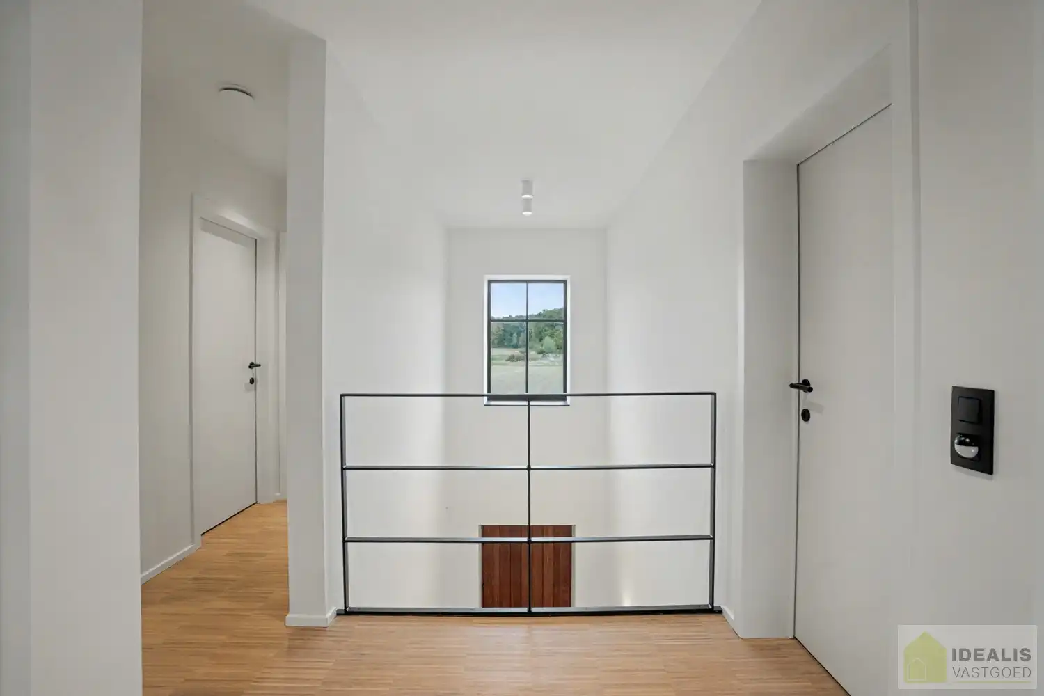 IDEALIS VASTGOED - EEN BIJZONDER HUIS, EEN BIJZONDERE LOCATIE, EEN UNIEKE KANS OM TE WONEN IN EEN AUTHENTIEK LANDHUIS MET EEN PRACHTIGE INRICHTING EN EEN HOOGWAARDDIGE AFWERKINGSGRAAD! foto 43