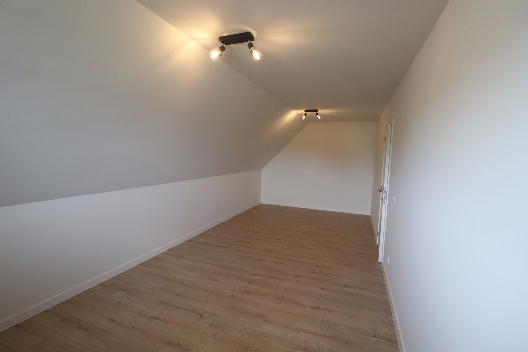 Energiezuinige nieuwbouwwoning met tuin vlakbij het centrum van Merksplas.  foto 16