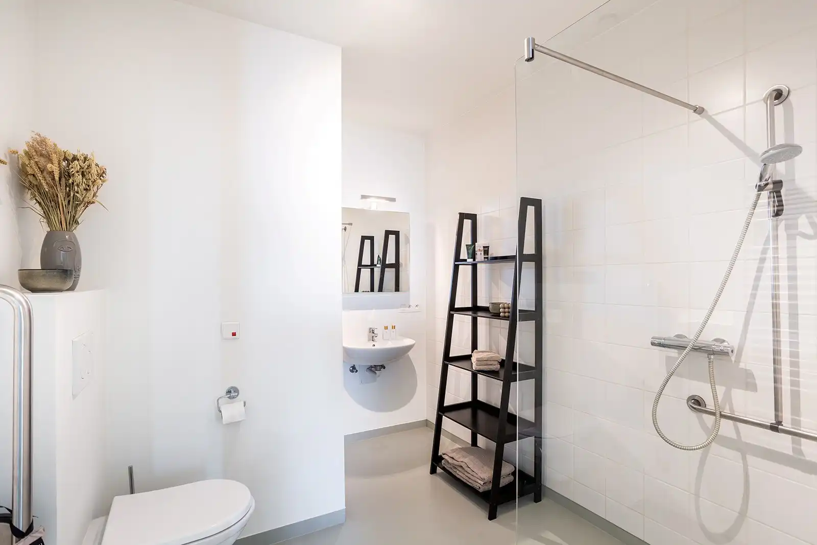 Stijlvol wonen met fenomenaal uitzicht foto 18