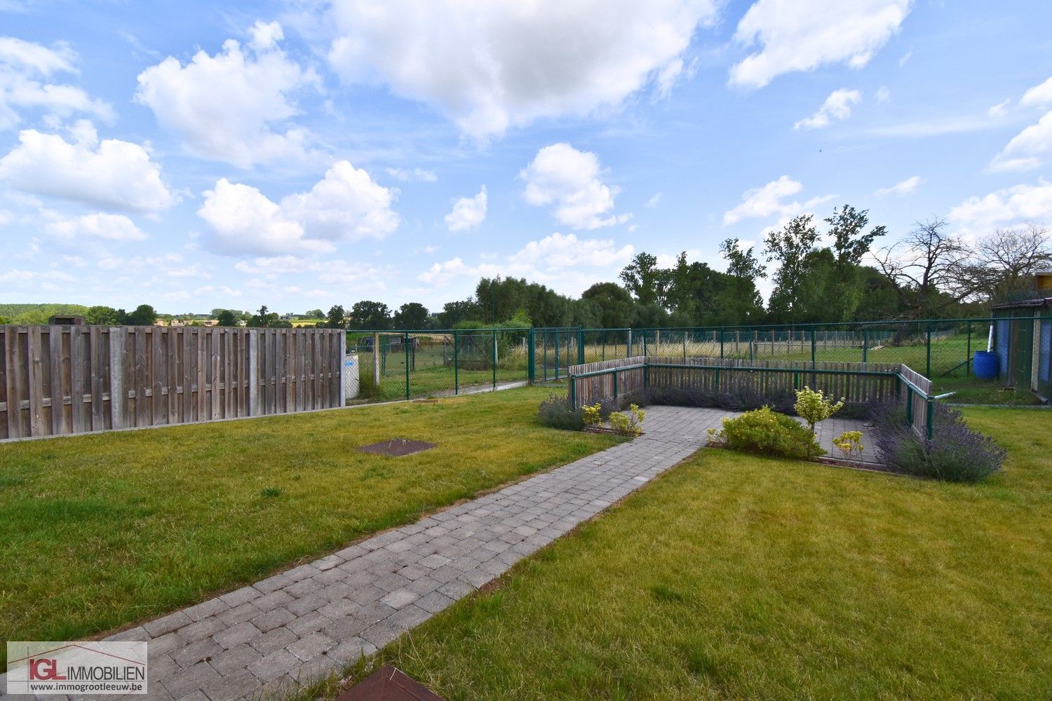 Modern gelijkvloersappartement in groene en rustige omgeving foto 11