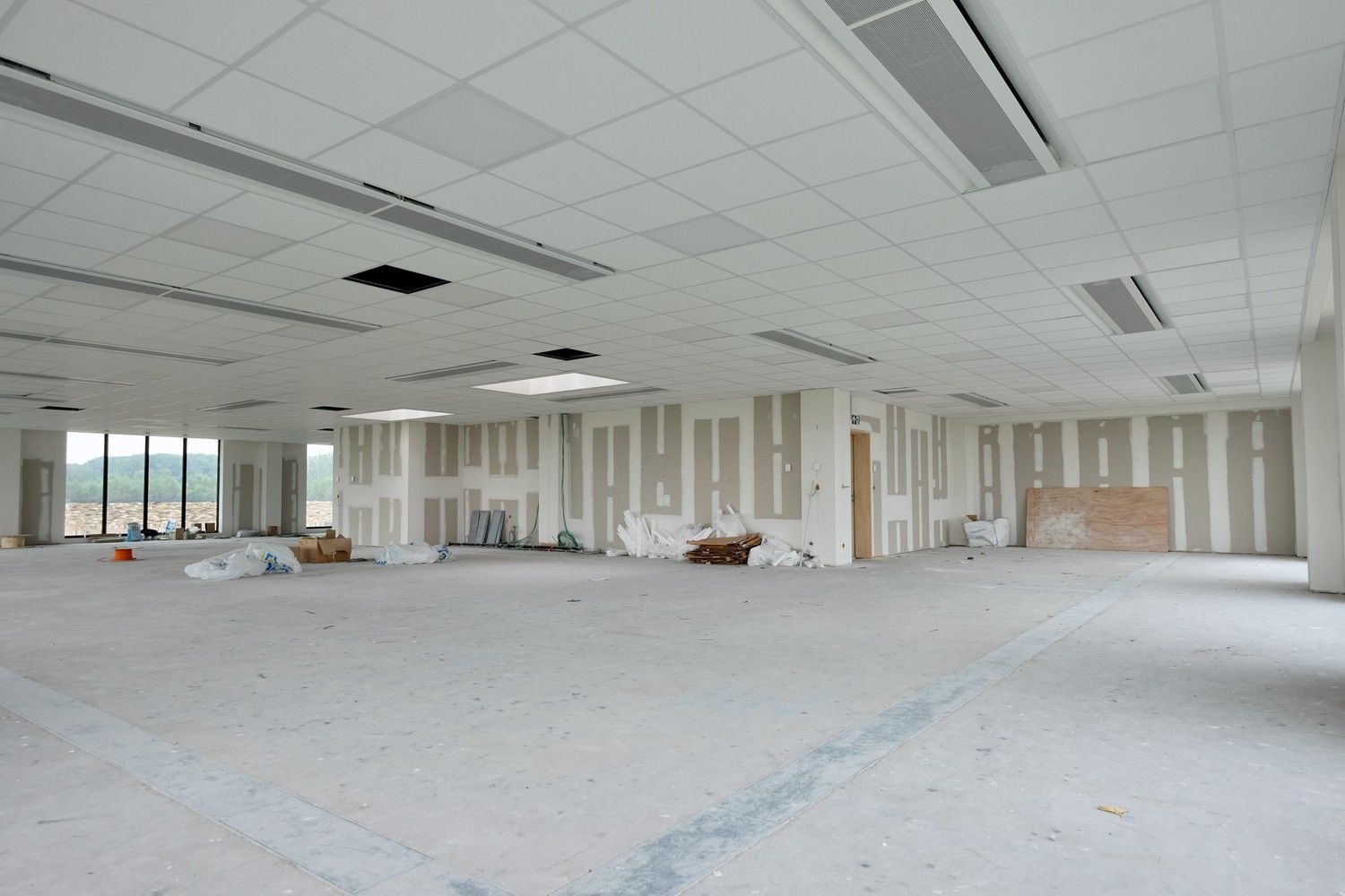 TE HUUR: Nieuwbouw kantoorruimte van 110 m2 foto 1