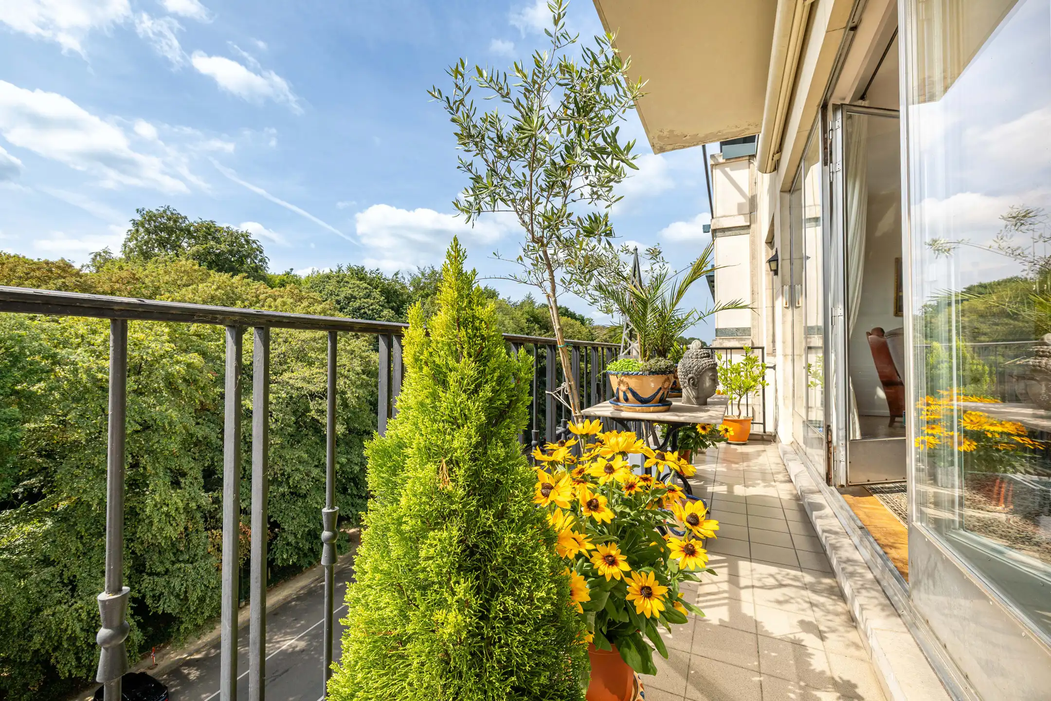 Ruim luxeappartement met uitzicht op Ter Kamerenbos foto 6