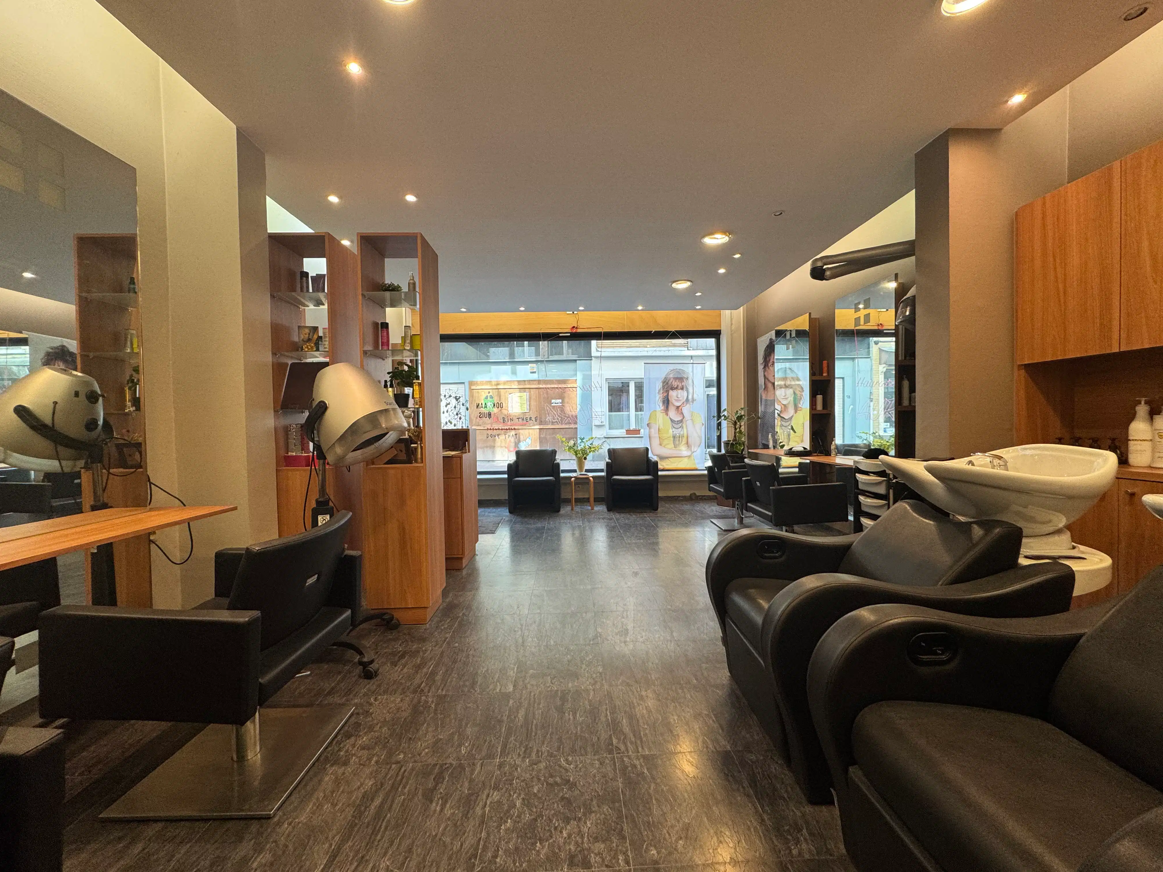 Handelsgelijkvloers 110m² foto 5