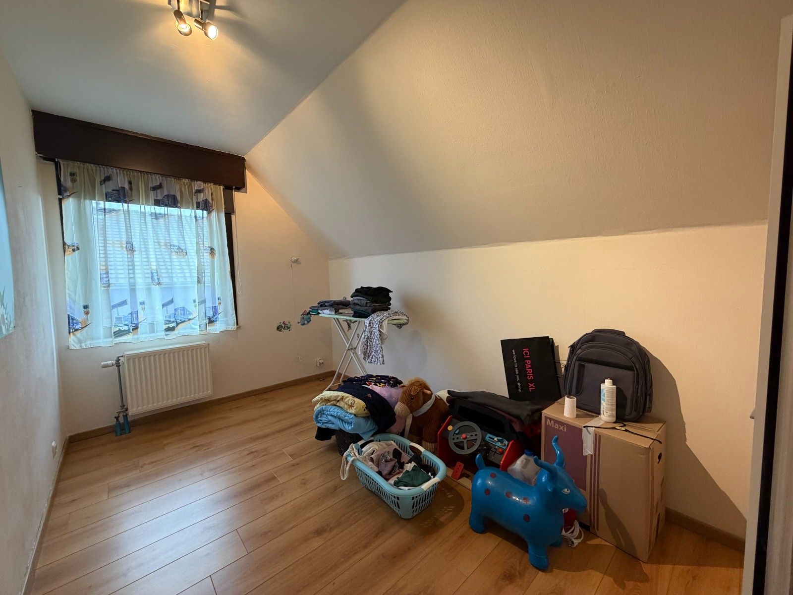 Ruime gezinswoning met 3 slaapkamers, grote tuin en garage foto 12