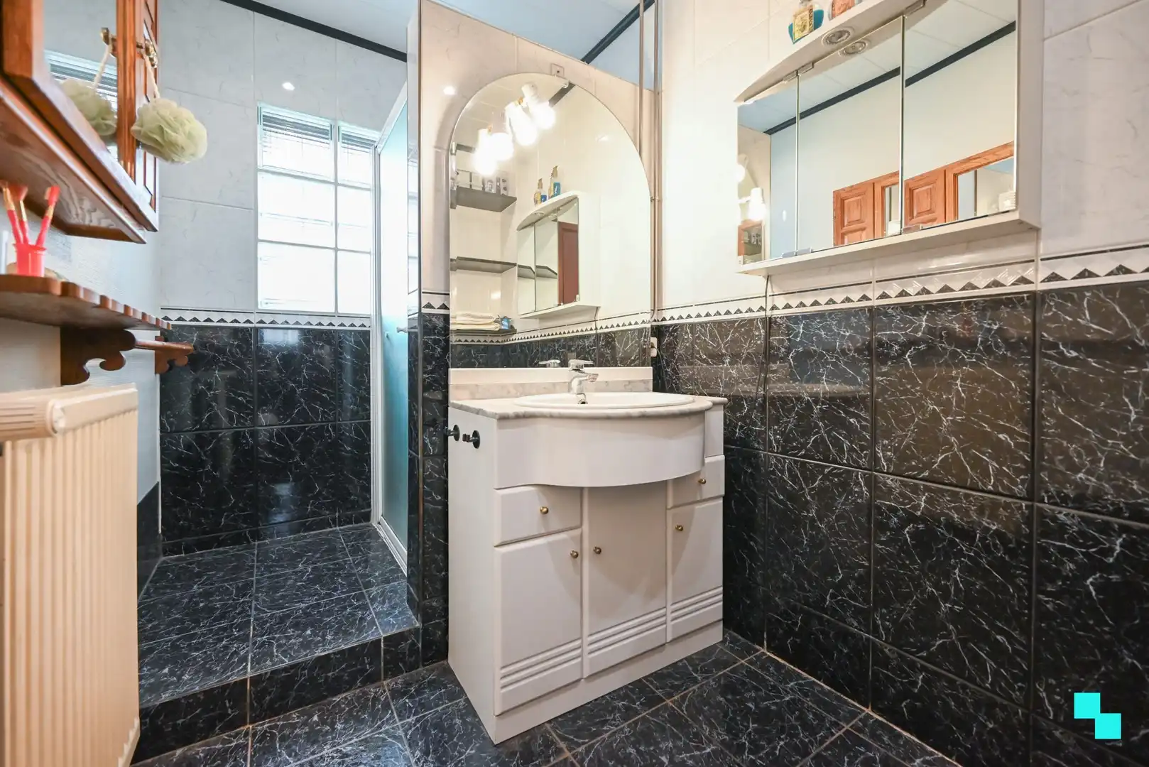 Goed onderhouden villa met garage te Izegem foto 20