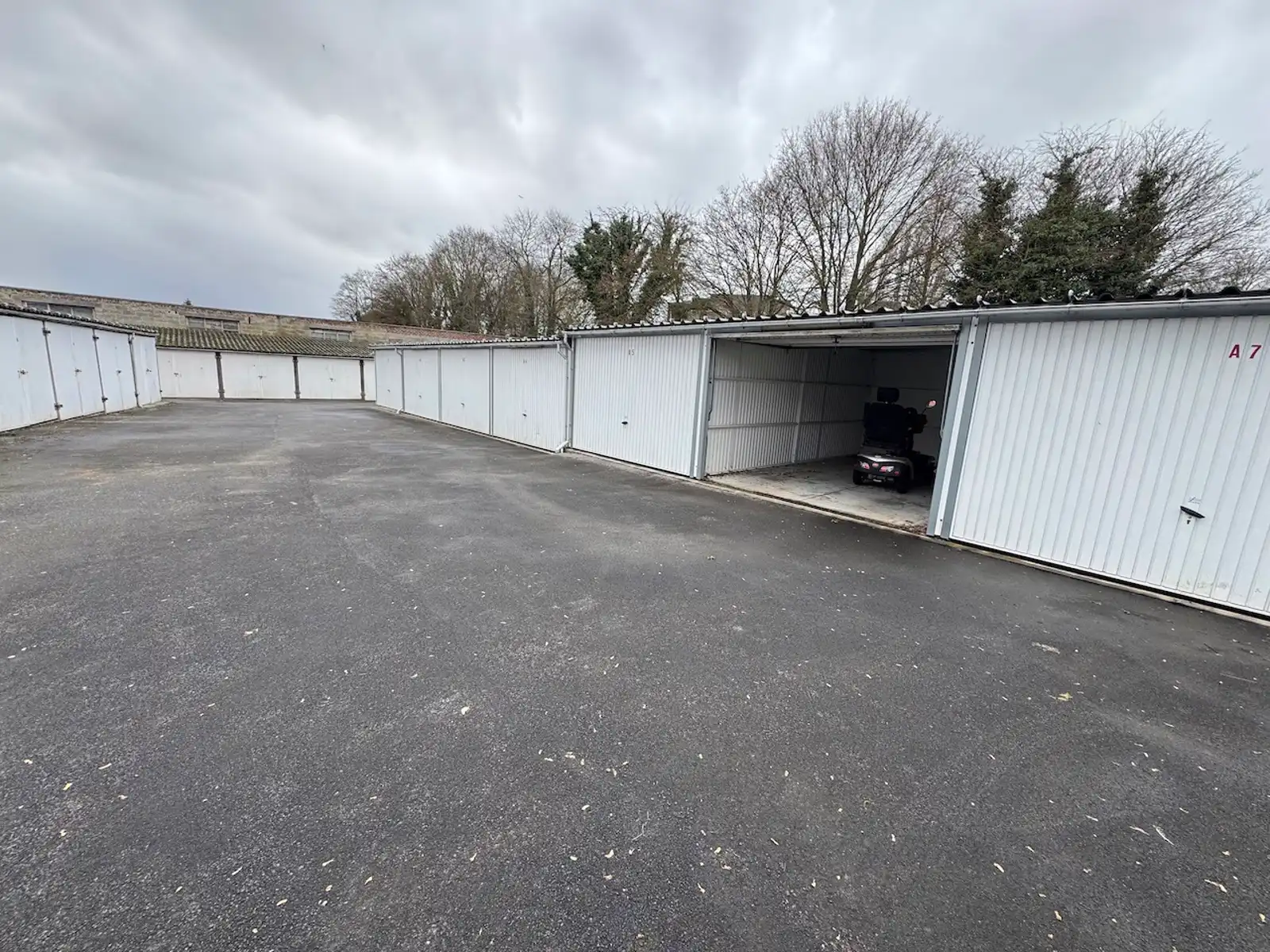 Opbrengsteigendom: 5 appartementen en 48 garages te Aalst! foto 12